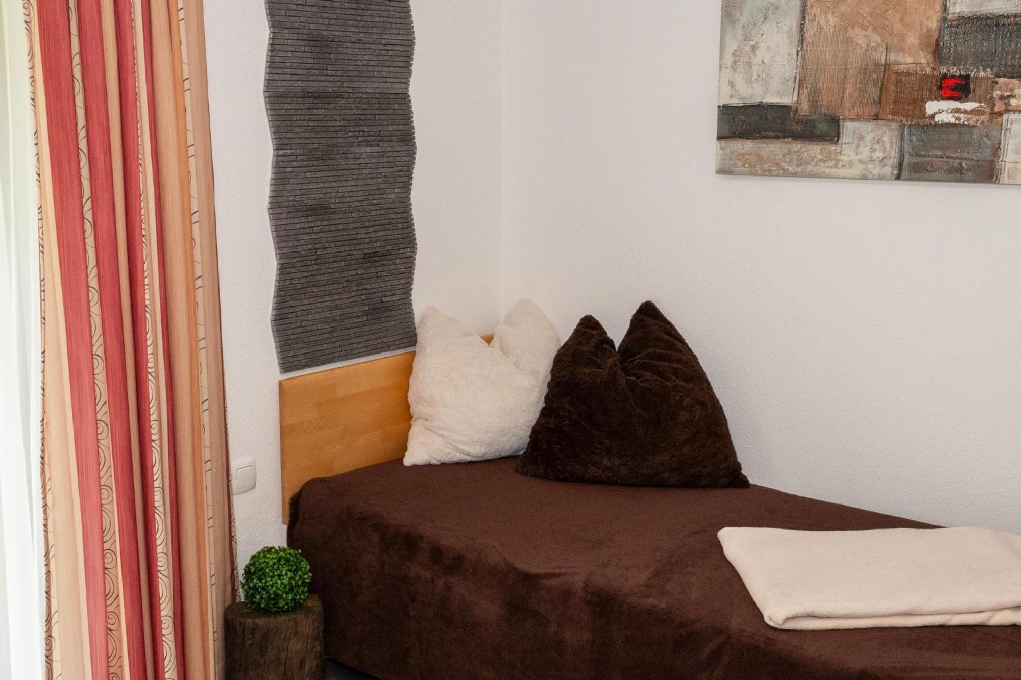 Haus Alpin Apartments Pettneu am Arlberg Buitenkant foto