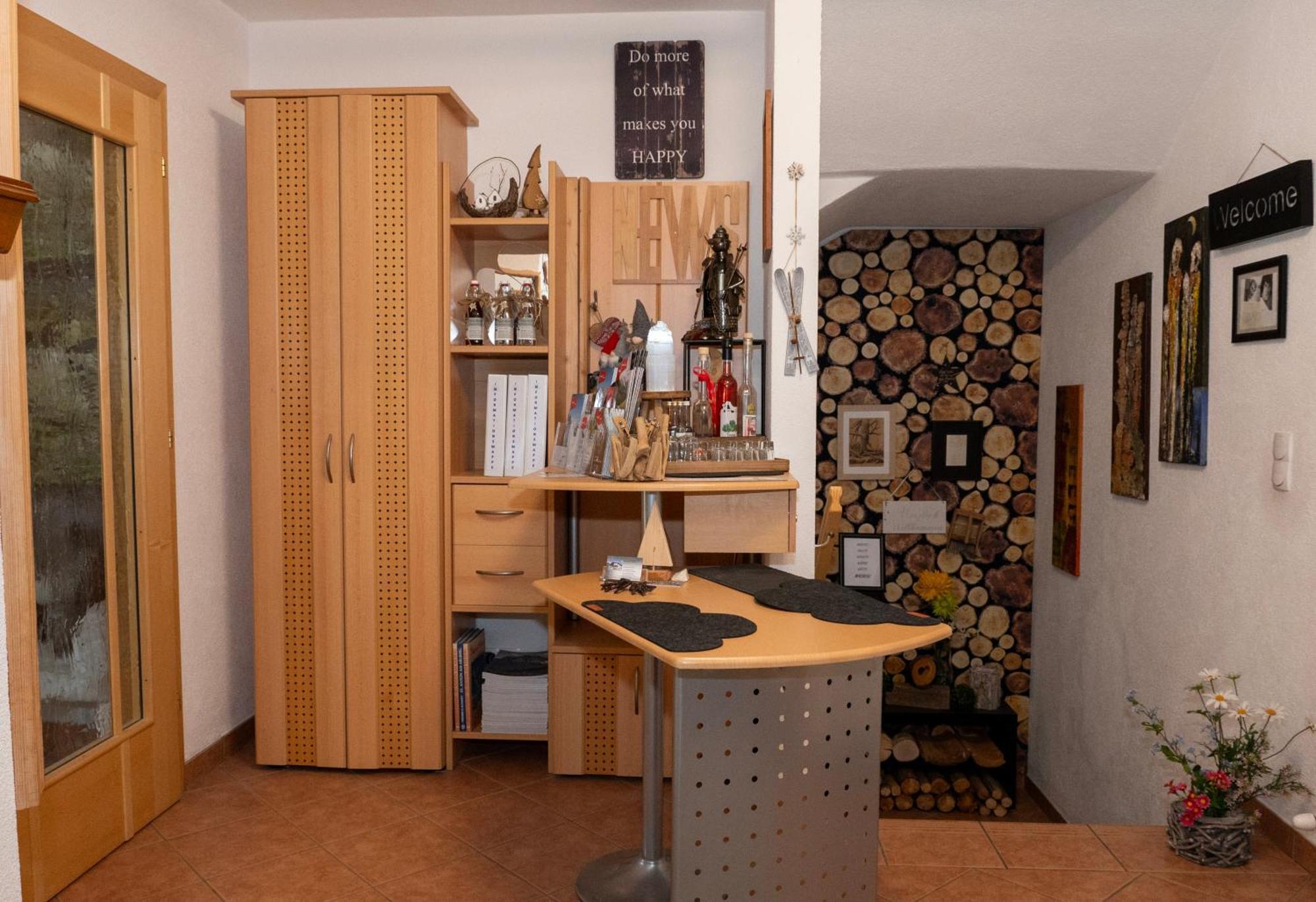 Haus Alpin Apartments Pettneu am Arlberg Buitenkant foto