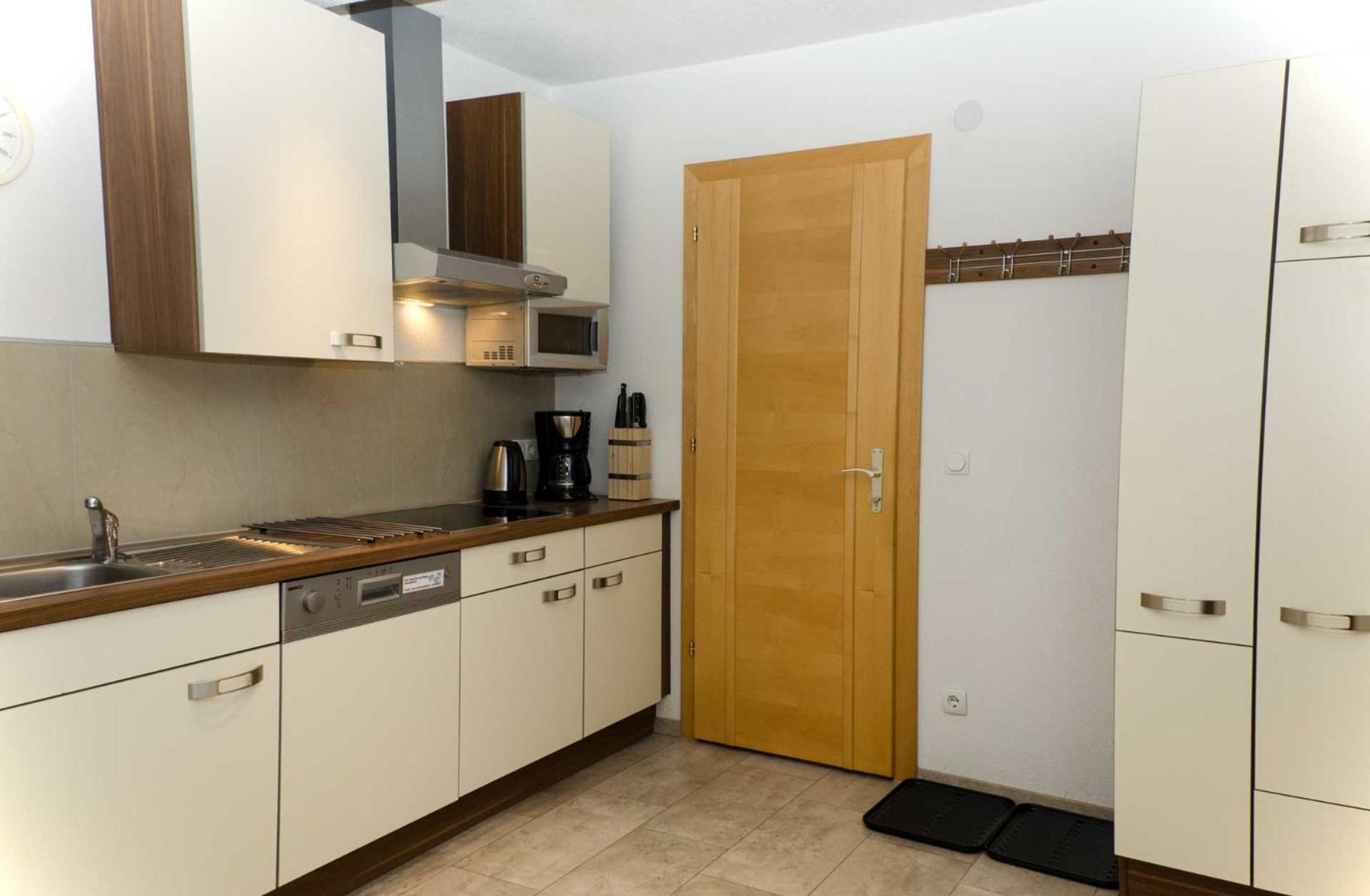 Haus Alpin Apartments Pettneu am Arlberg Buitenkant foto