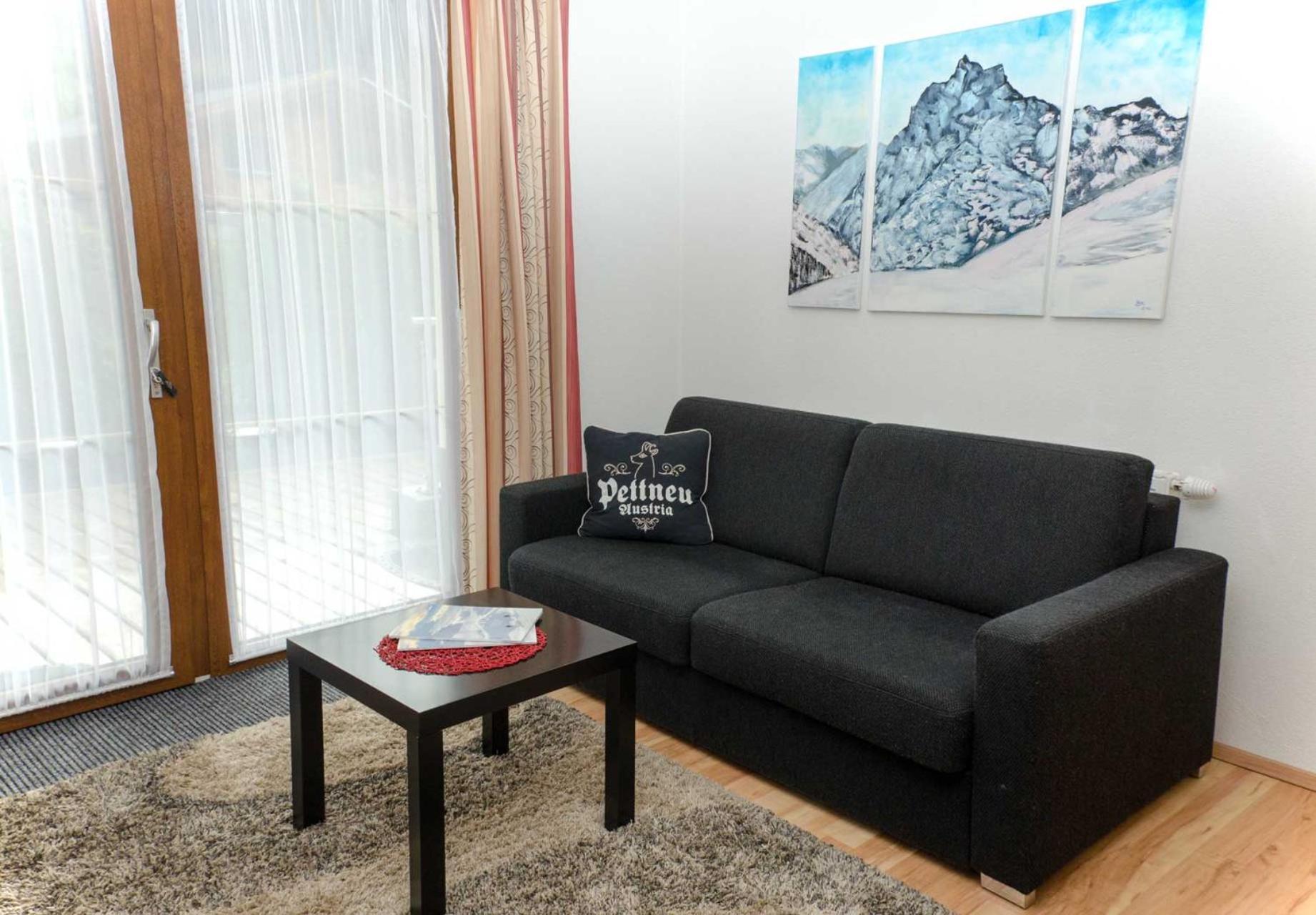 Haus Alpin Apartments Pettneu am Arlberg Buitenkant foto