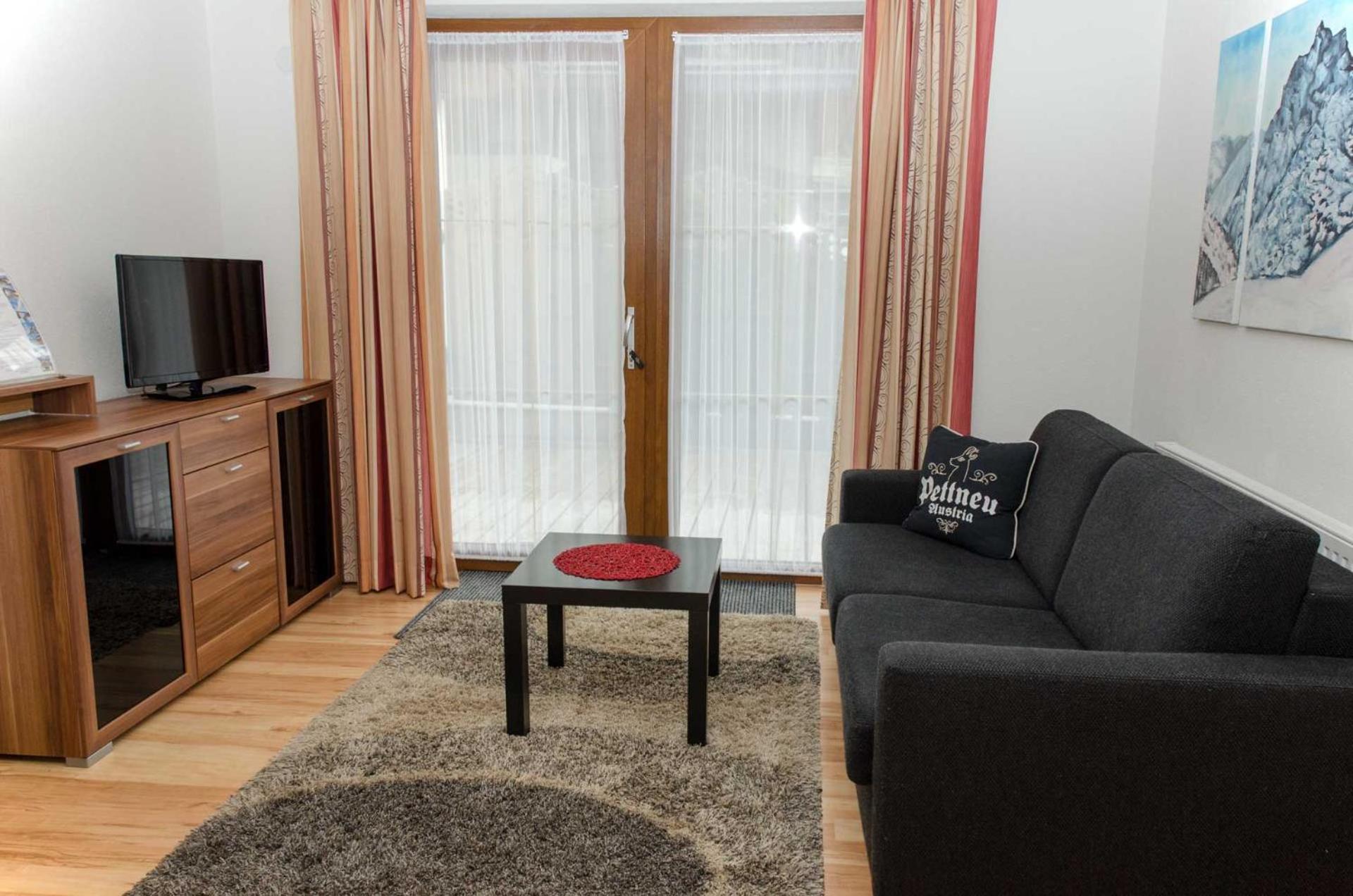 Haus Alpin Apartments Pettneu am Arlberg Buitenkant foto