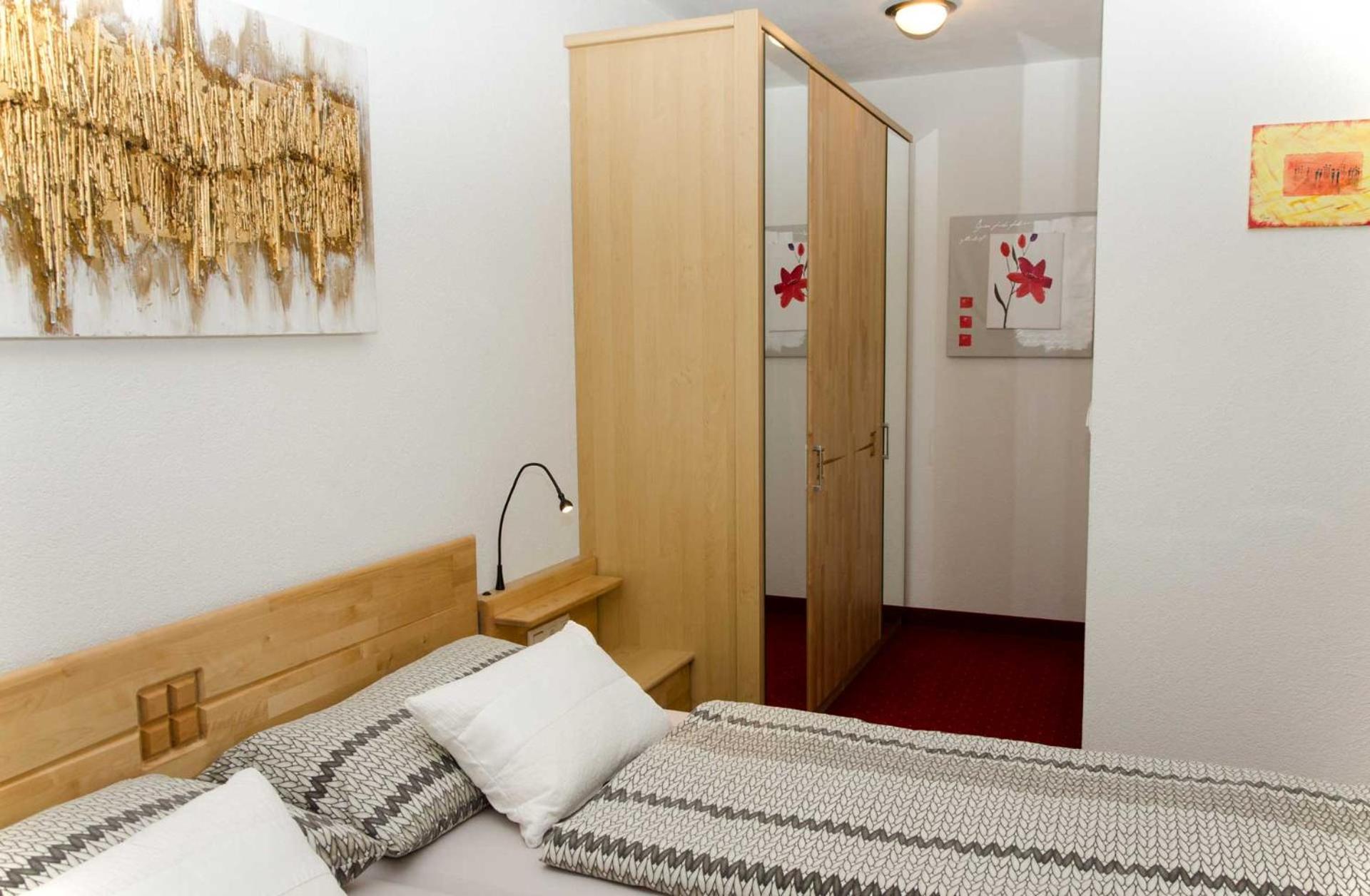 Haus Alpin Apartments Pettneu am Arlberg Buitenkant foto