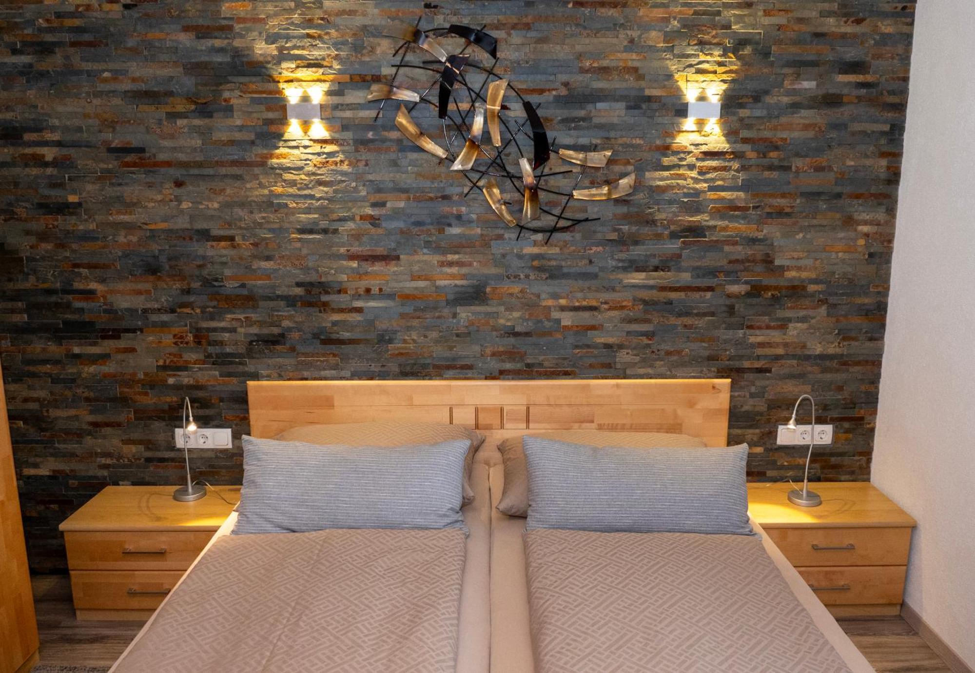 Haus Alpin Apartments Pettneu am Arlberg Buitenkant foto