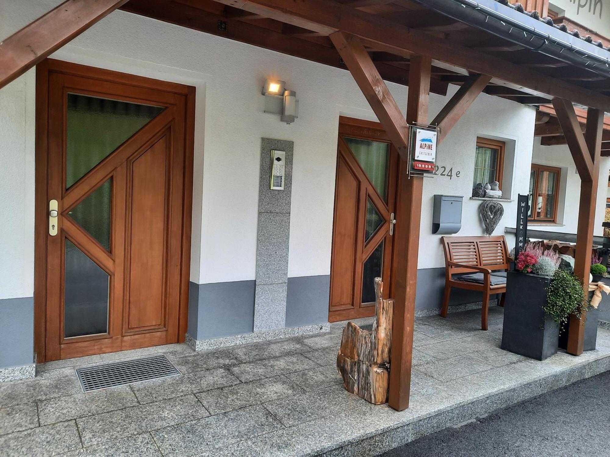 Haus Alpin Apartments Pettneu am Arlberg Buitenkant foto